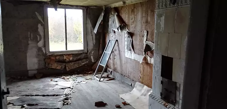 Why Selling a Distressed House Through Traditional Methods Fails in Garden Grove